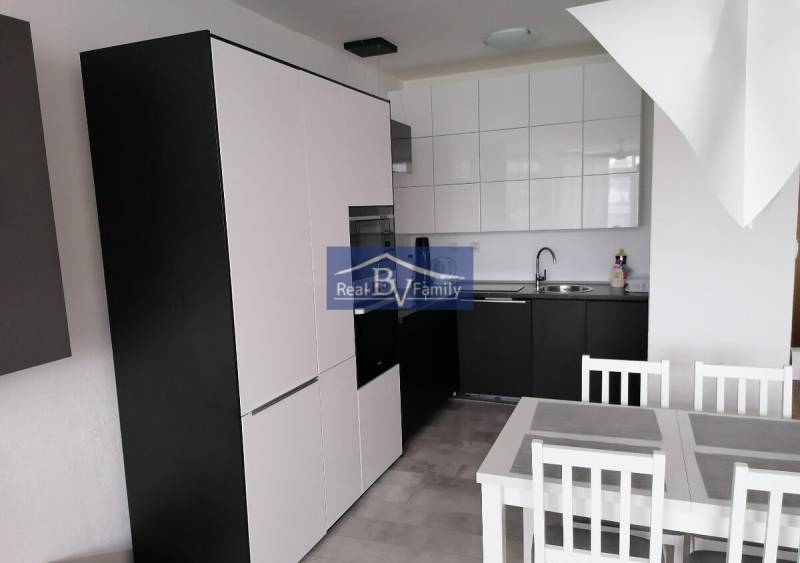 08 - TRNAVSKÁ CESTA.jpg