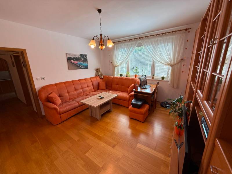 03 - ROMANOVA.webp