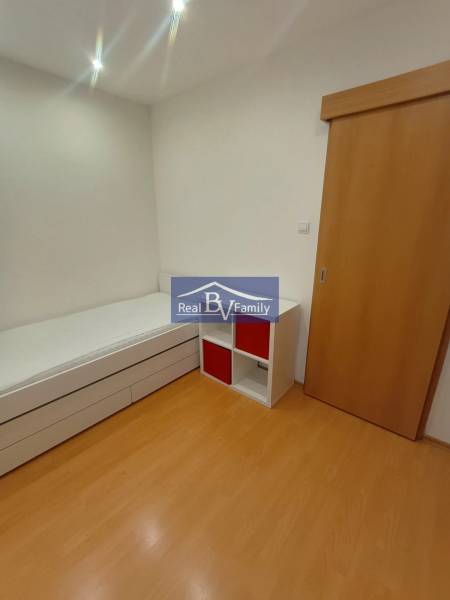 03 - LOVINSKÉHO.jpg