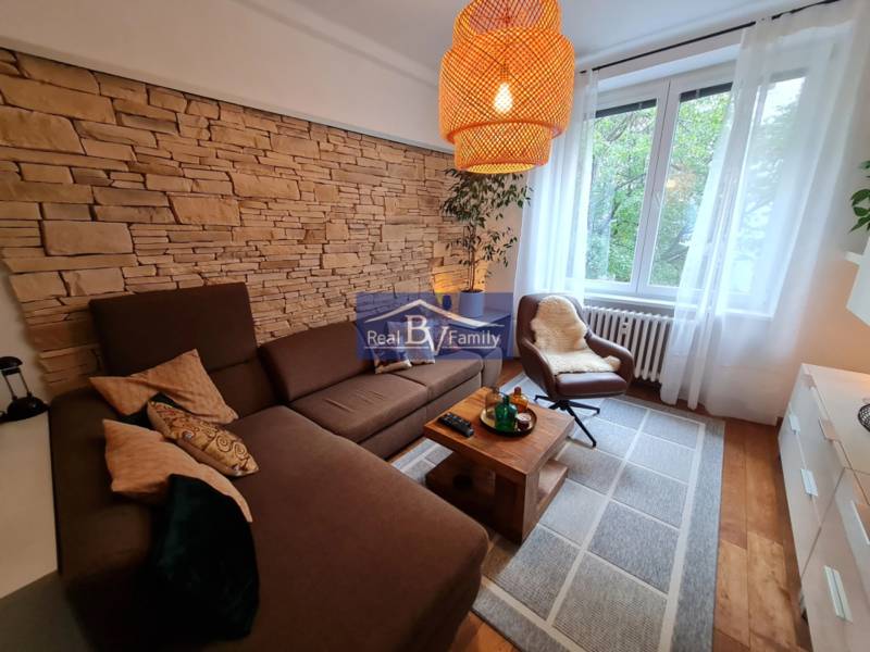 01 - PÁRIČKOVA.jpg