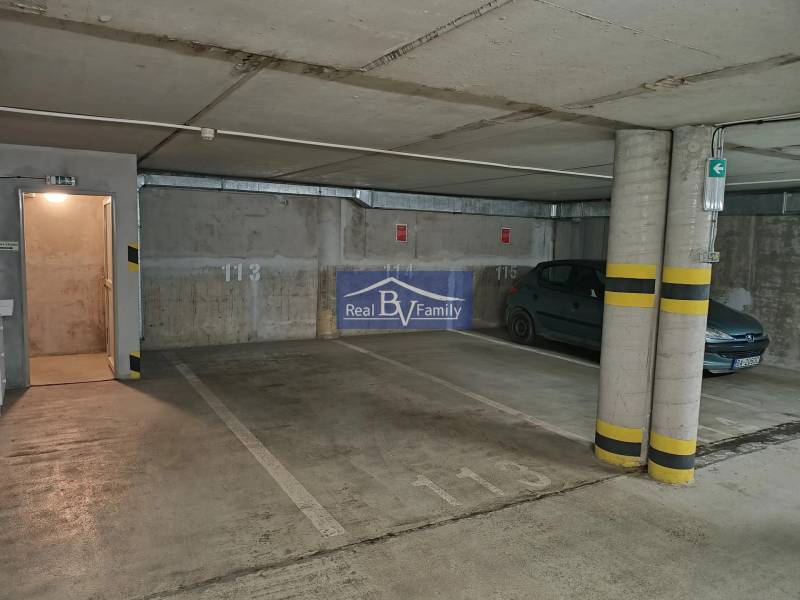 09 - MARTINA BENKU.jpg