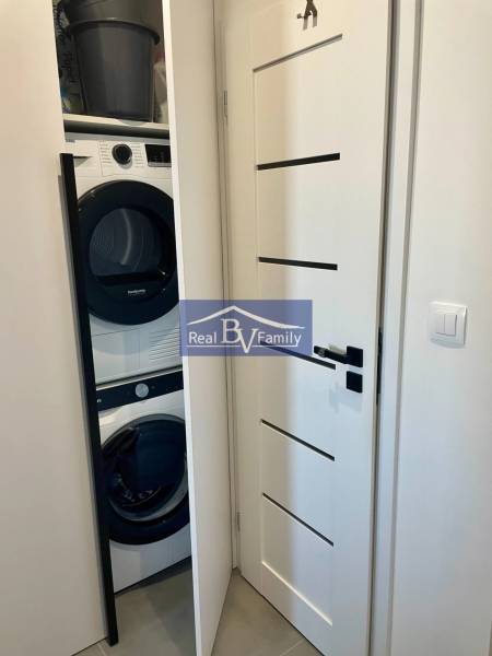 09 - ROVNIANKOVA.jpg