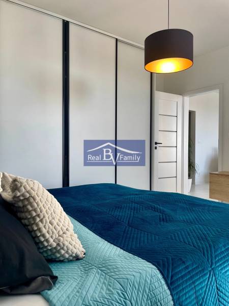 06 - ROVNIANKOVA.jpg