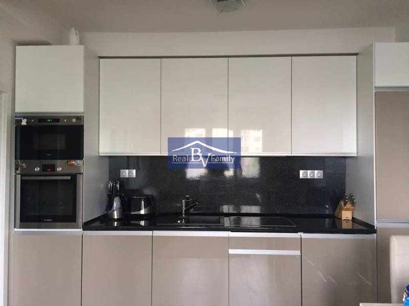 02 - KUKUČÍNOVA.jpg