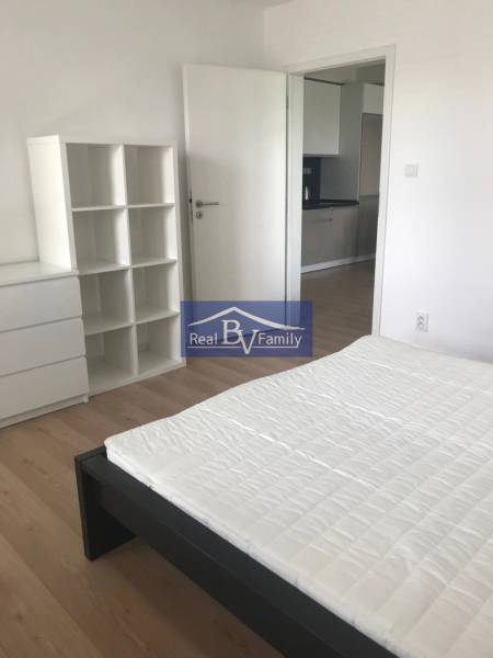 04 - KUKUČÍNOVA.jpg