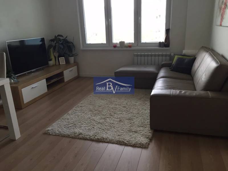 01 - KUKUČÍNOVA.jpg